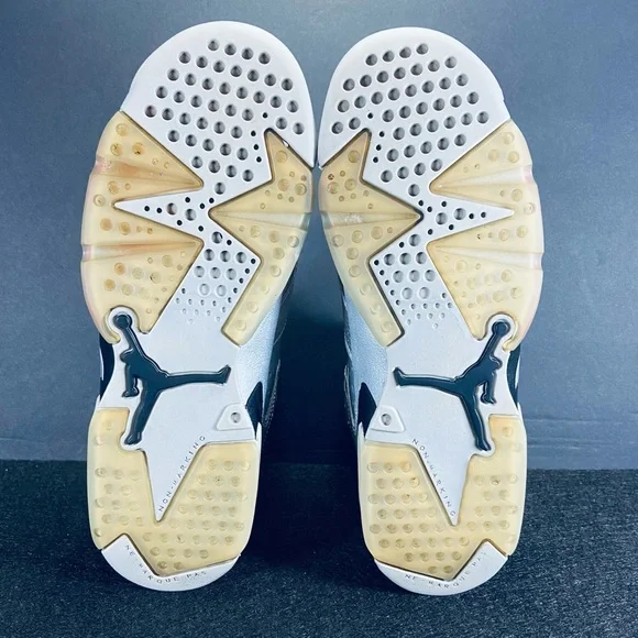 Jordan 6 ' Valentine's Day ' (GS) - Picture 5 of 10